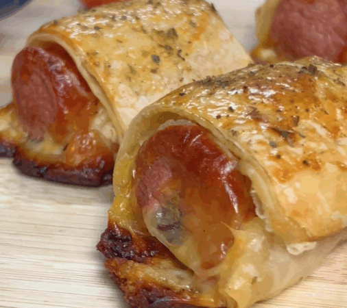 Enroladinho de Salsicha com Massa Folhada Mezzani - Mezzani