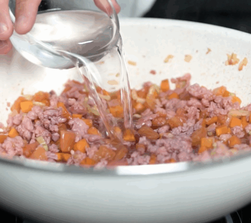 Tagliatelle con Ragú de Salchicha - Mezzani