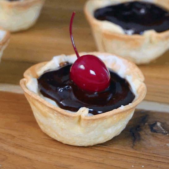 Tortinha Doce Natalina com Massa de Pastel